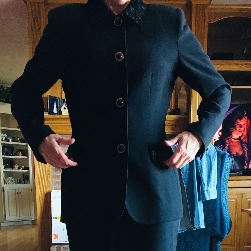 90s Black suit Wool detailed collar pockets button TAILORED